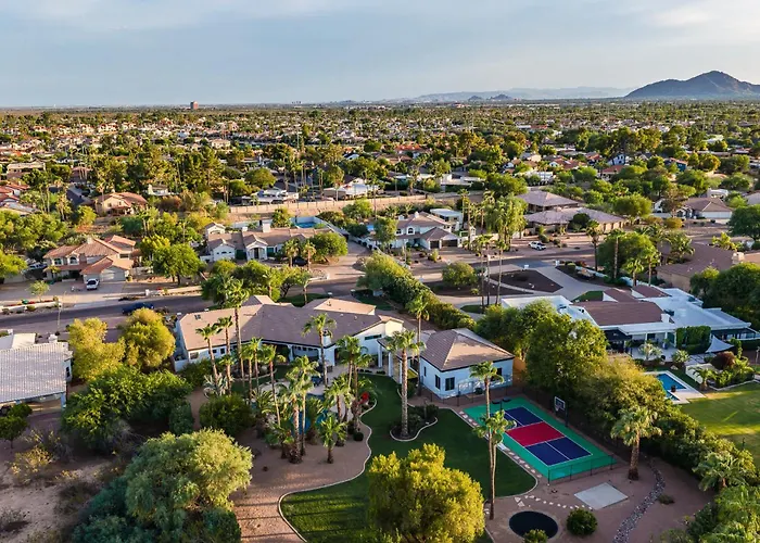 Hébergement de vacances With Pool & Outdoor Fun *