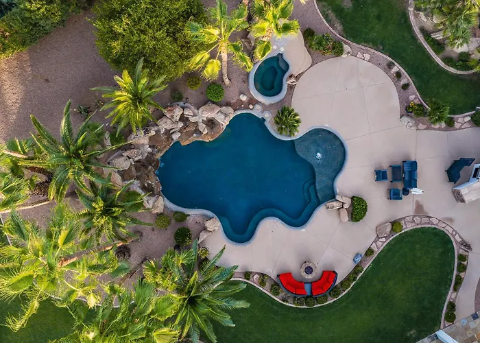 Hébergement de vacances With Pool & Outdoor Fun *